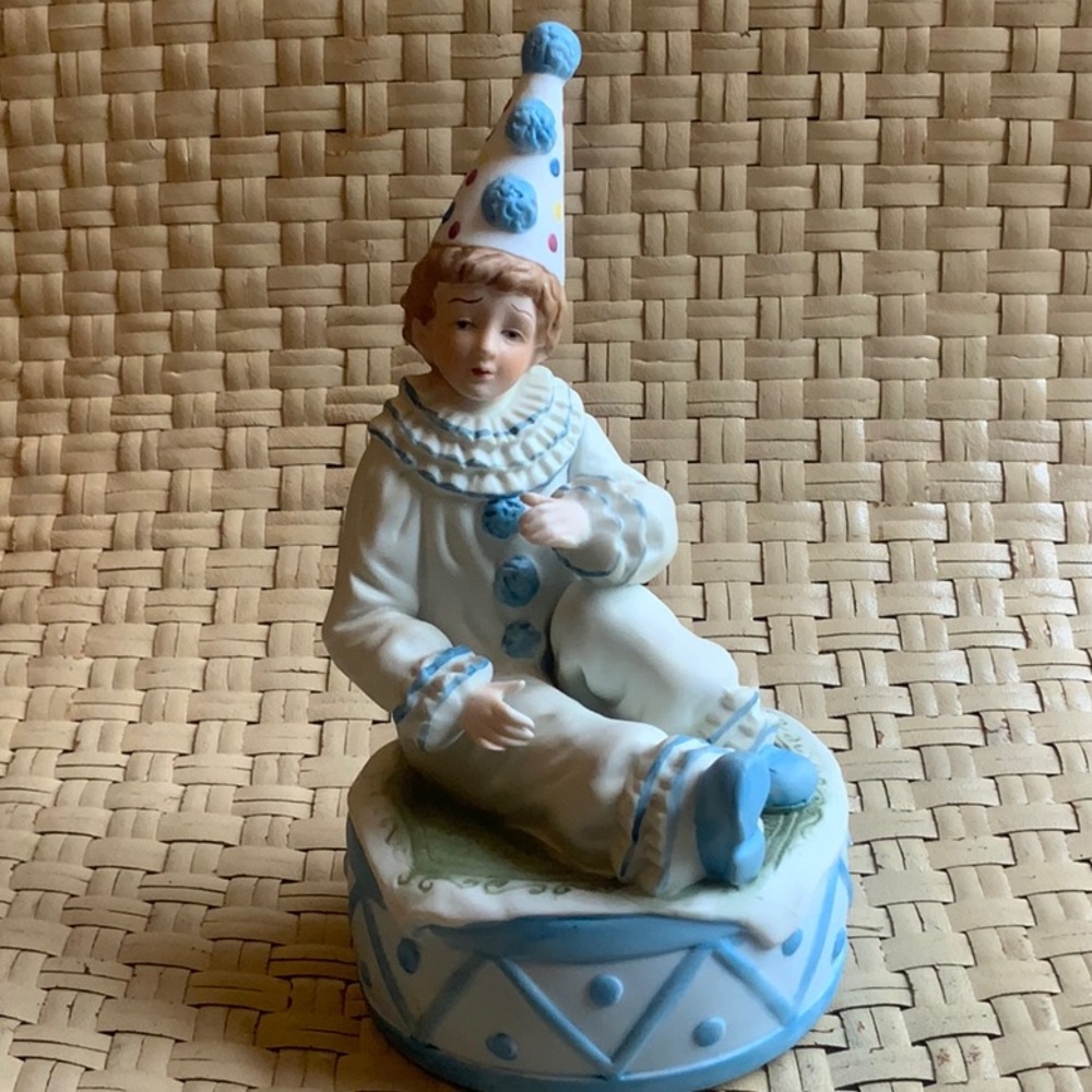 CLOWN MUSIC BOX WHITE & BLUE